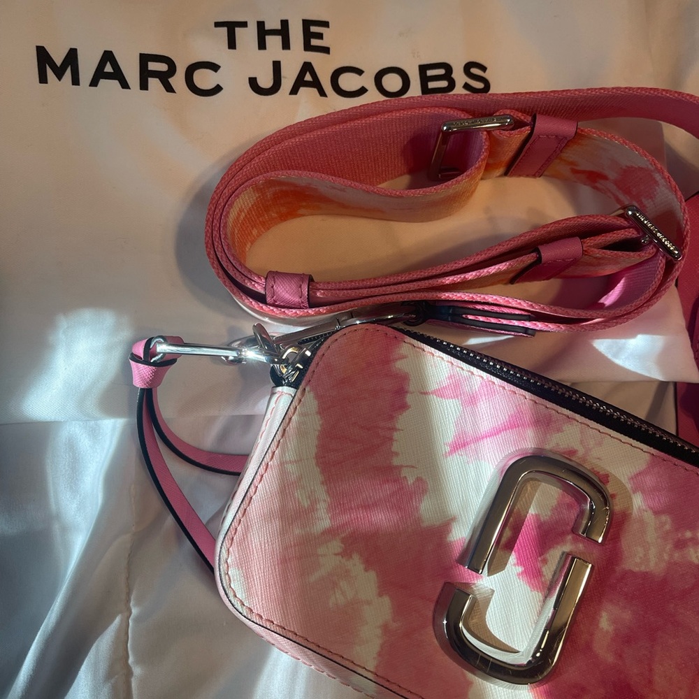 pink tie dye marc jacobs snapshot bag
